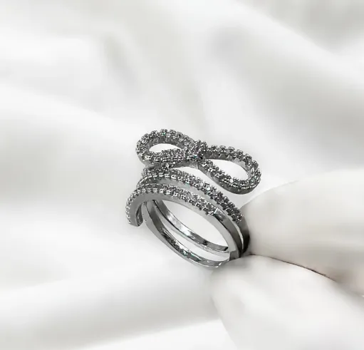 Infinity ring
