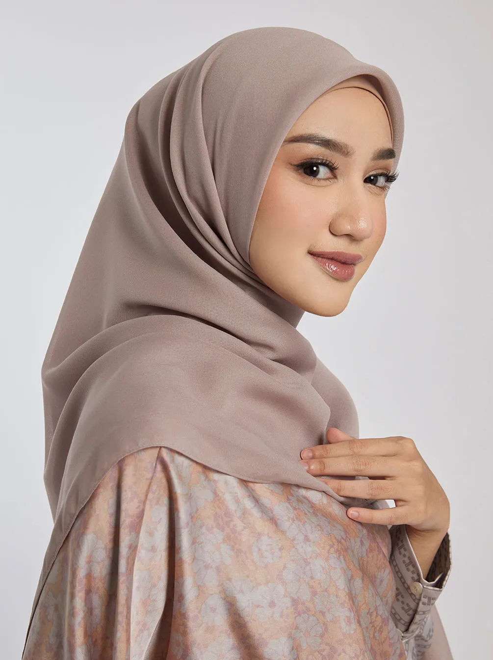 LIGHT VOILE SCARF PLAIN HAZELNUT