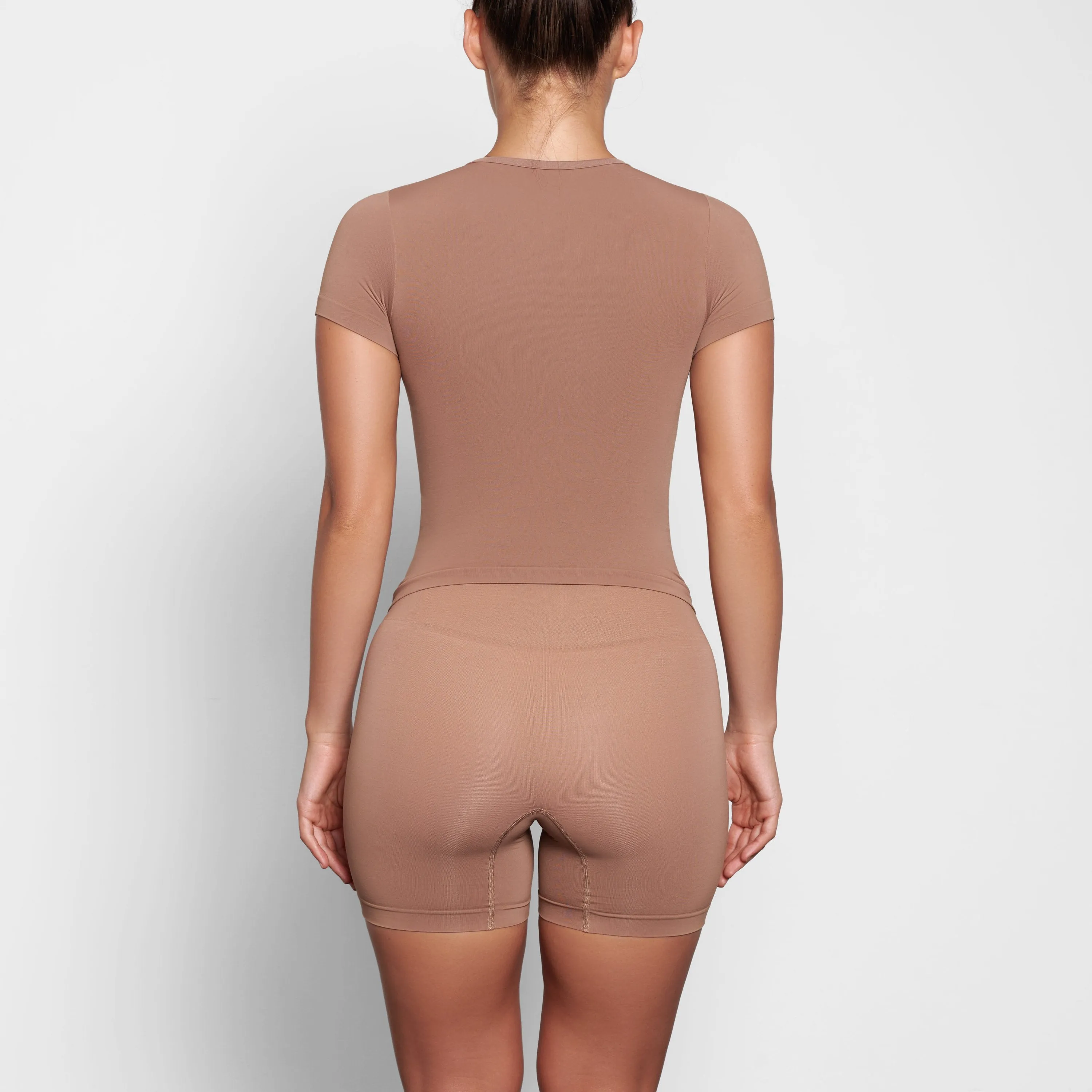 SMOOTHING TEE | SIENNA