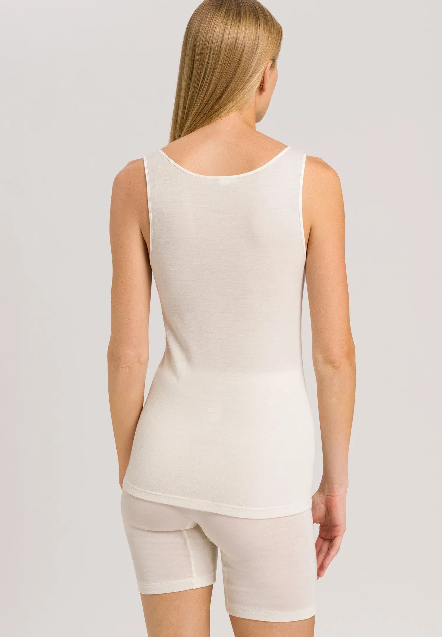 Woolen Silk W Wool And Silk V-Neck  Tank Top | Cygne 71416-795